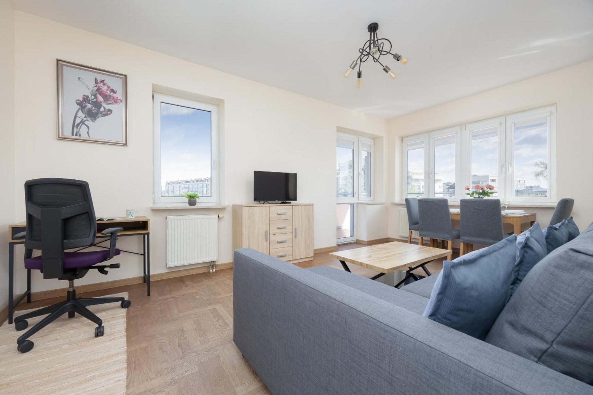 Spacious 120 M From The Metro Station By Renters Warsaw