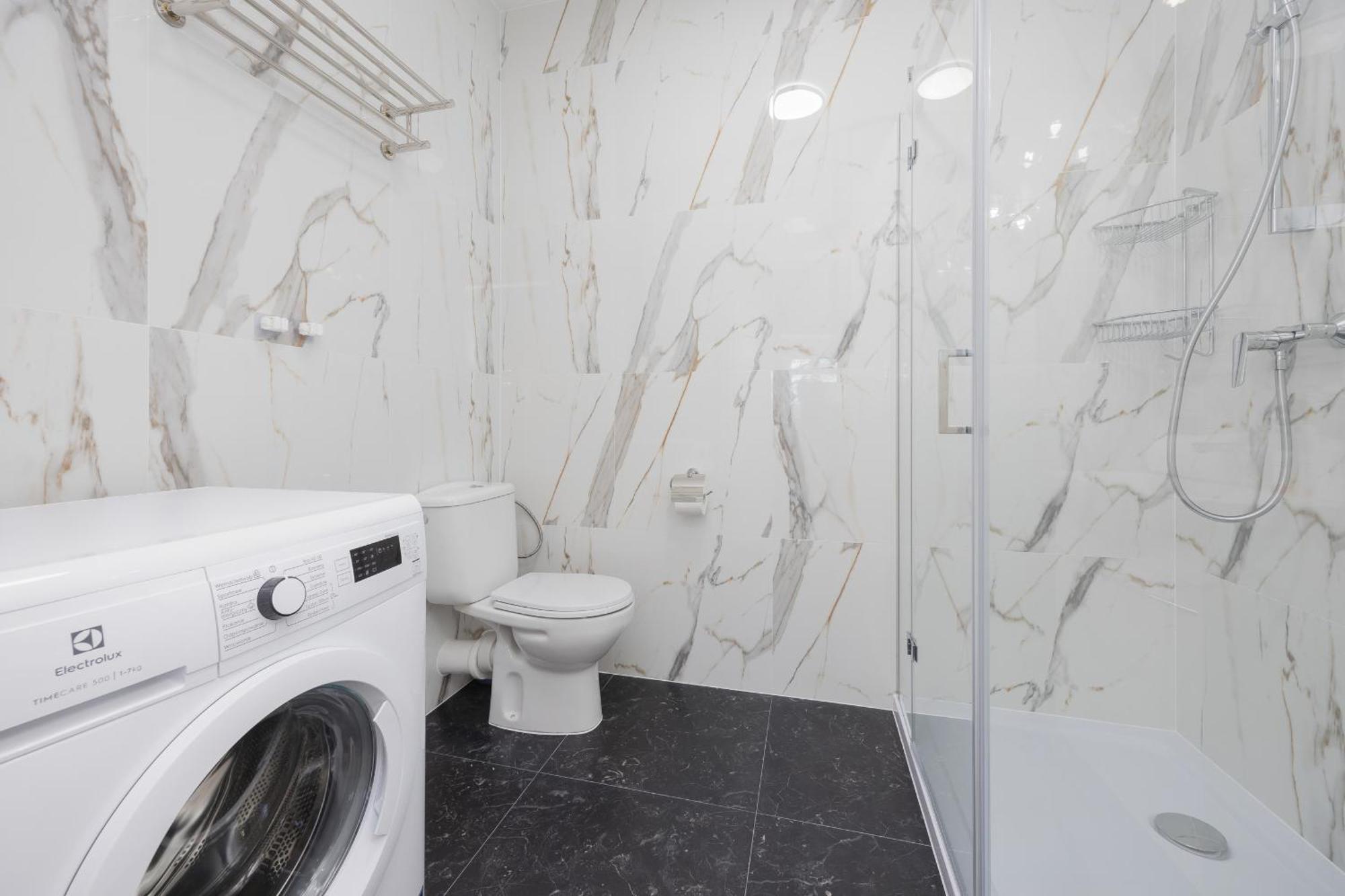 Apartment Spacious 120 M From The Metro Station By Renters