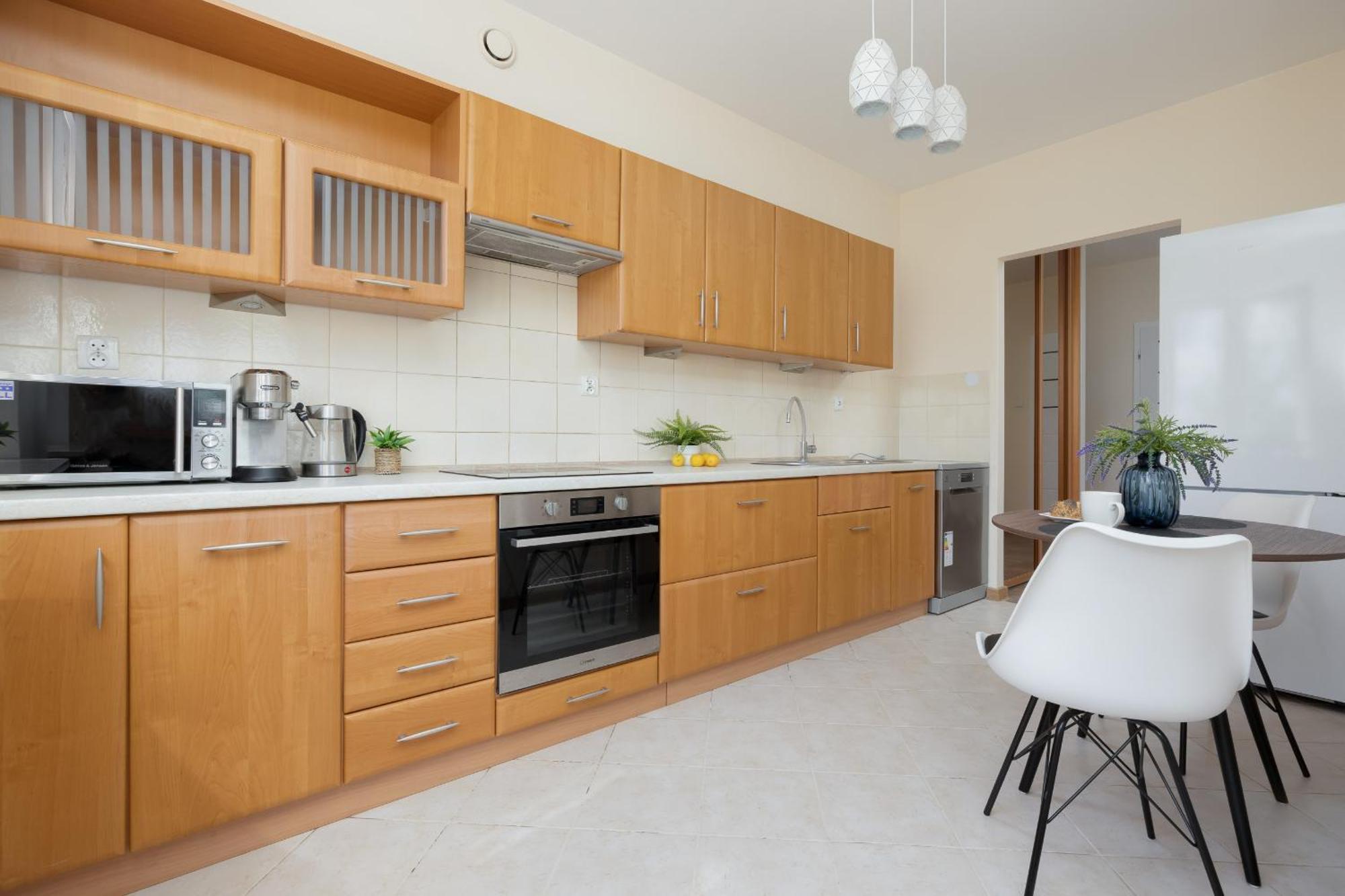 Apartment Spacious 120 M From The Metro Station By Renters *