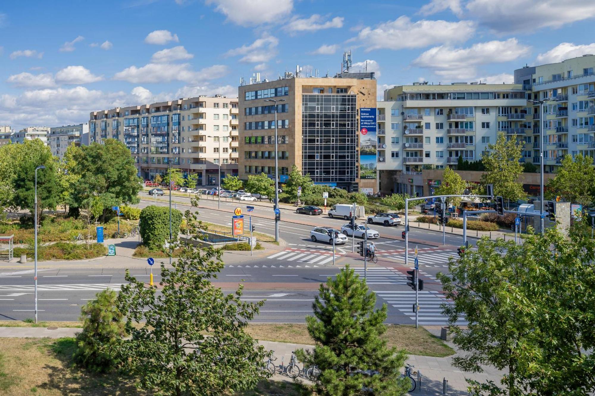 Spacious 120 M From The Metro Station By Renters Apartment Warsaw